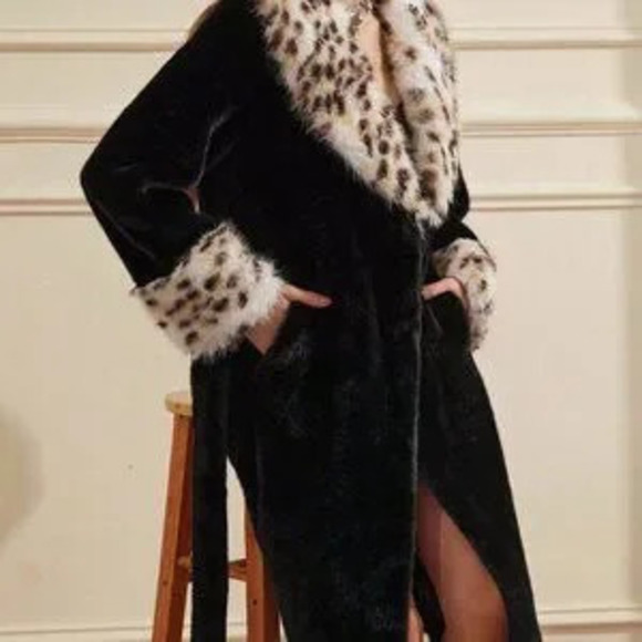 Jackets & Blazers - Black Preppy Women's Oversized Faux Fur Leopard Coat